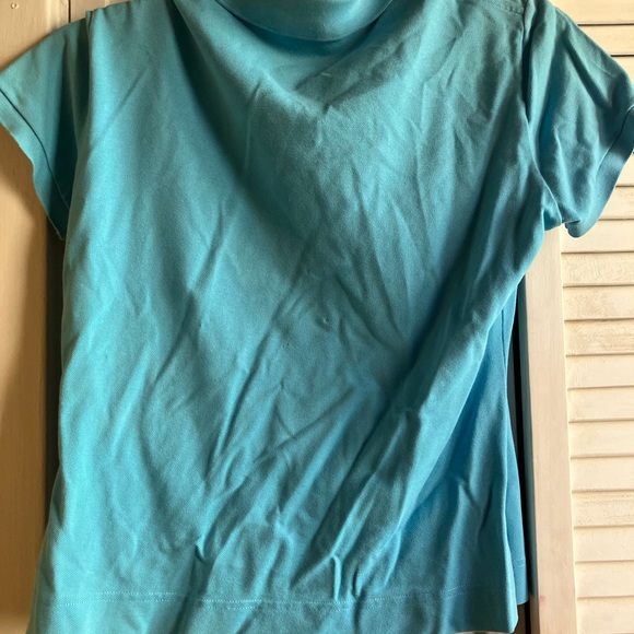 Adorable bright blue Lacoste polo - Picture 3 of 3